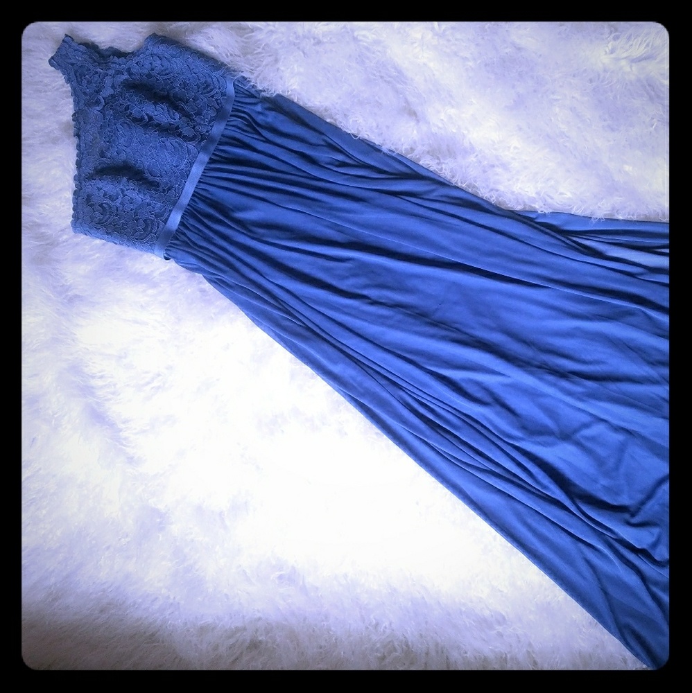 David's bridal long elegant blue dress